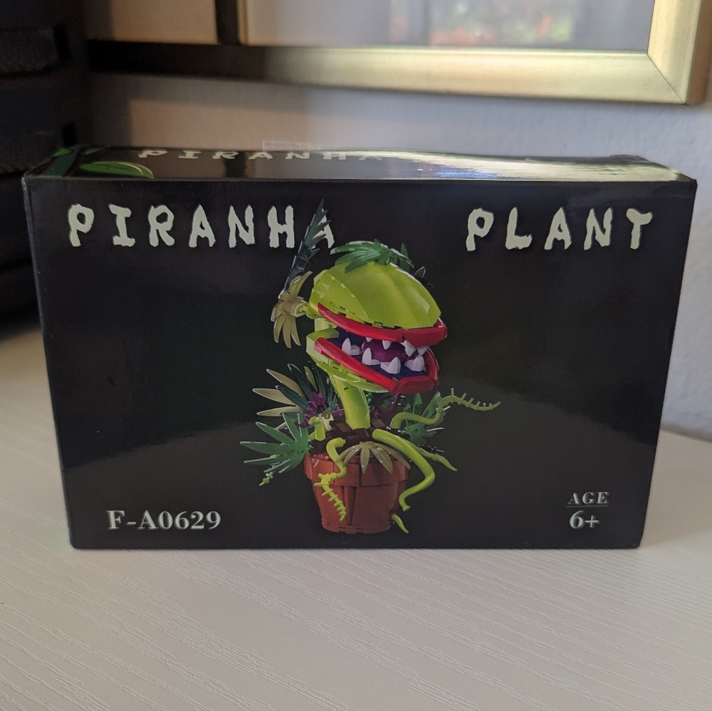 Piranha Plant Audrey II Building Blocks 327 pcs Little Shop of Horrors Non Lego